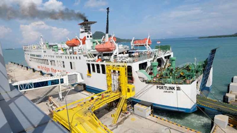 Hentikan Sementara Penjualan Tiket Penumpang, ASDP Hanya Layani Logistik