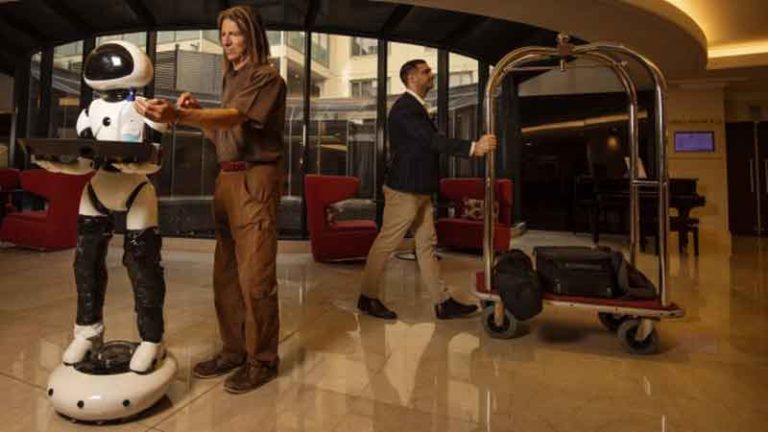 Sofitel Sydney Darling Harbour Gunakan Robot untuk Bantu Pekerjaan Hotel