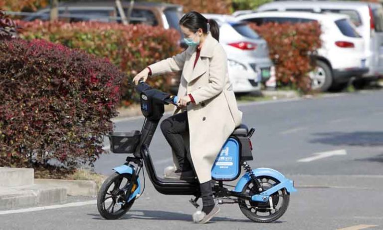 Masyarakat Wuhan Pilih Gunakan Sepeda Elektrik untuk Moda Transportasi