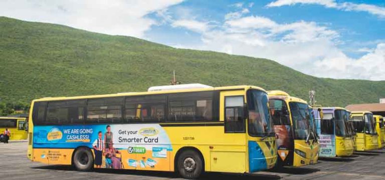 Lansia Meninggal Setelah Kejang-kejang, Bikin Penumpang Bus Lompat dari Jendela