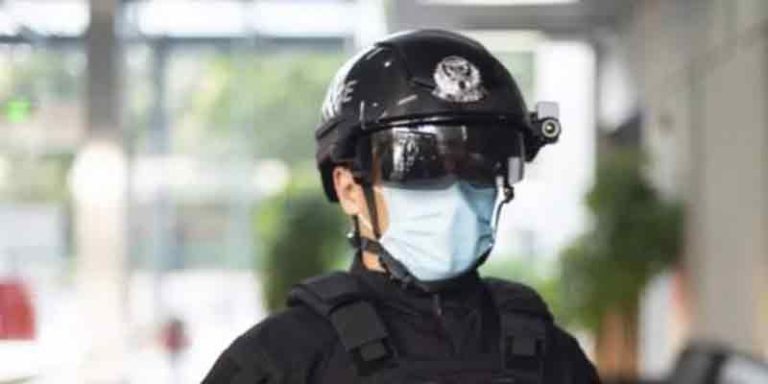 Canggih! Italia Jadi yang Pertama Gunakan Helm Thermal Scanning di Bandara