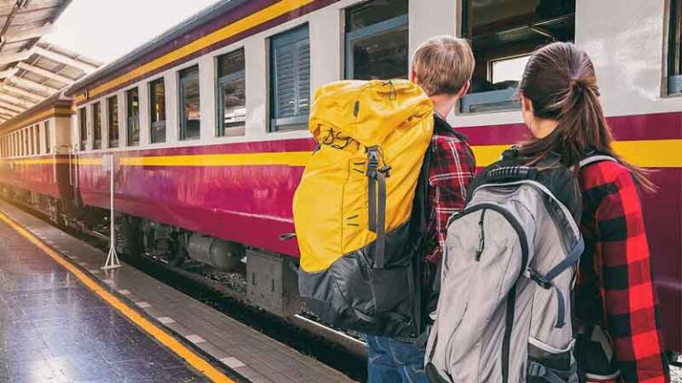 Gegara Covid-19, Kereta Jadi Pilihan Favorit Berlibur Ketimbang Pesawat! Ini Alasannya
