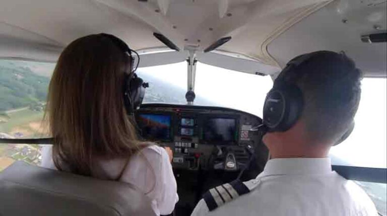 Pertama di Dunia, Pramugari Wizz Air Bisa Gantikan Pilot Kemudikan Pesawat