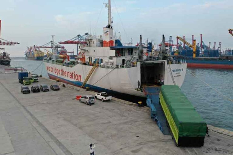 Long Distance Ferry, KMP Ferrindo 5 Kembali Berlayar dari Jakarta-Surabaya