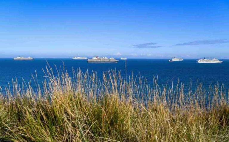 Wisata “Kapal Hantu,” Lepas Pantai Christchurch di Inggris Jadi Kuburan Kapal Pesiar