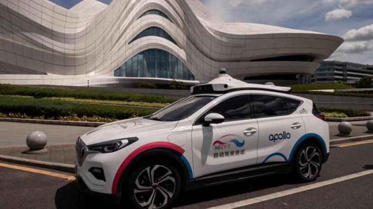 Baidu Luncurkan Apollo RoboTaxi, Taksi Otonom Berbayar Pertama di Cina