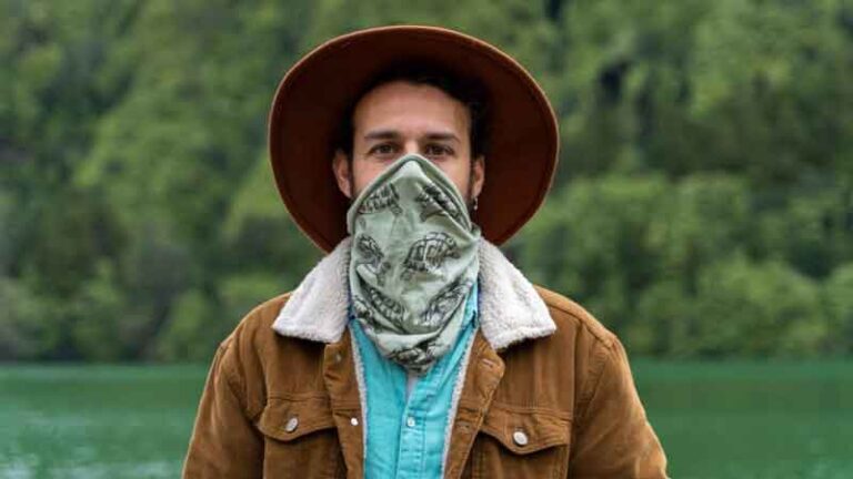 CDC dan WHO: Pelindung Leher (Masker Buff) Tidak Bisa Mencegah Penyebaran Virus Corona