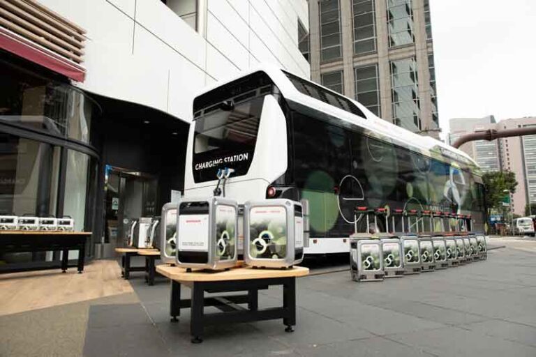 Moving e, Inilah Bus Pemasok Listrik untuk Beragam Urusan