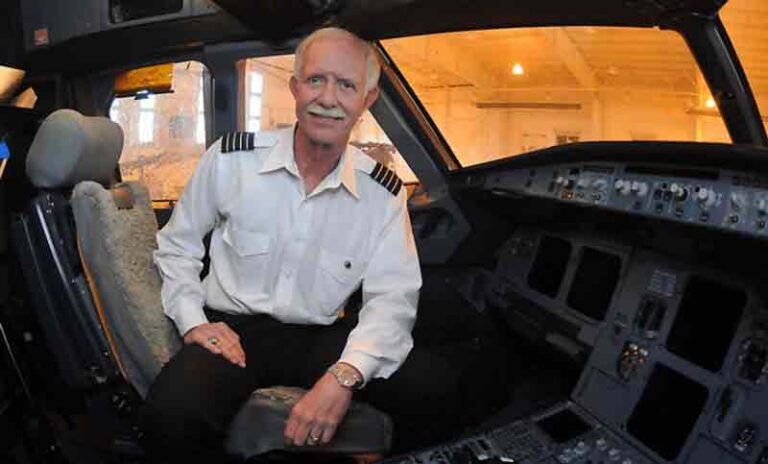 Kapten Sully Kritik Habis Boeing 737 MAX, Crew Alerting System dan Sensor Ketiga AoA Jadi Sorotan