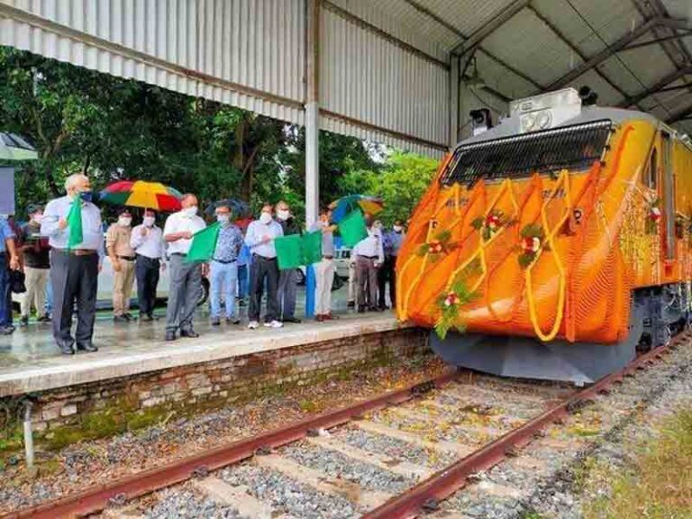 Bukan Nama Jet Tempur, Inilah Lokomotif Tejas yang Layani Kereta Ekspres dengan Kecepatan 160 Km Per Jam