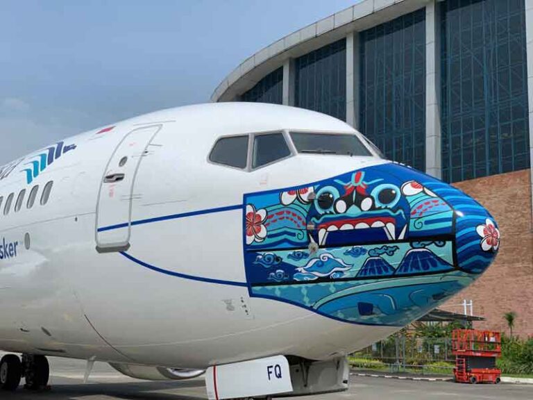 Garuda Indonesia dan Tokopedia Luncurkan Merchandise Tematik “Jelajah Lintas Gaya”