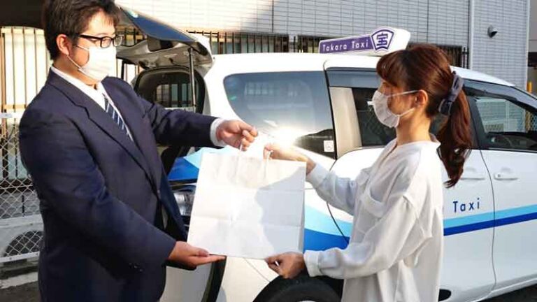 Tanggapi Respon Pandemi, Pemerintah Jepang Izinkan Operator Taksi Antar Pesanan Makanan