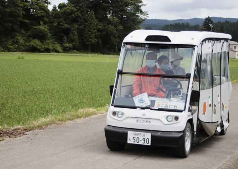 Mobil Golf Semi-Otonom Mudahkan Para Lansia di Desa Pegunungan Jepang