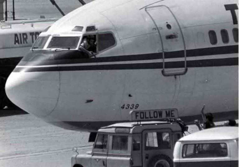Pelantun Lagu “Forever and Ever” Ternyata Pernah Menjadi Sandera Pembajakan TWA Flight 847