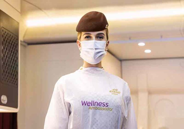 Menggunakan Masker Terlalu Lama Bisa Sebabkan Bau Mulut? Cek Tips Ini