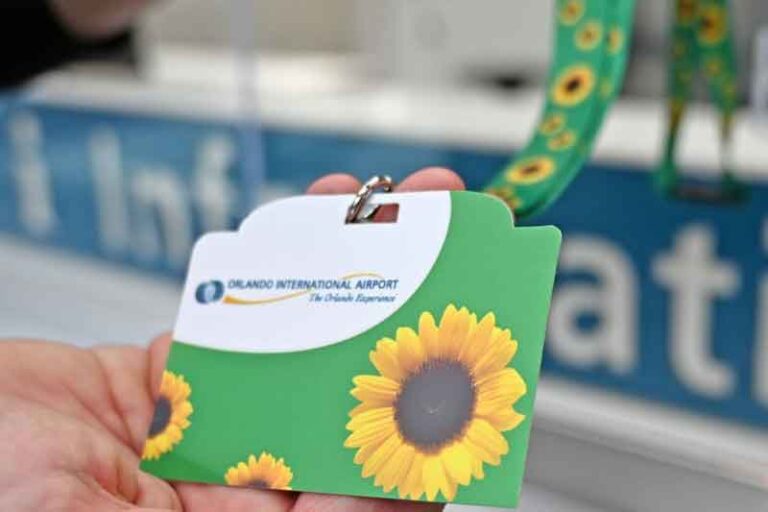 Bantu Penyandang Disabilitas ‘Tersembunyi,’ Bandara Orlando Kerja Sama dengan Hidden Disabilities Sunflower