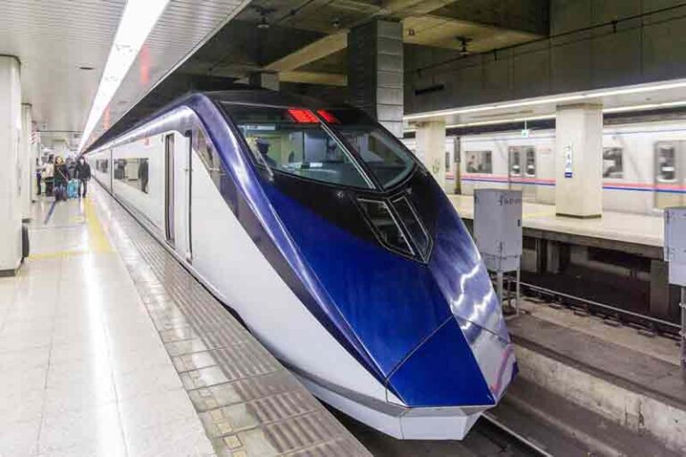 Jepang Luncurkan Kereta Khusus Karantina Penumpang Pesawat Internasional