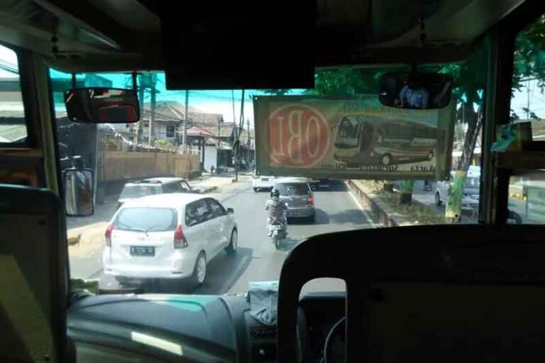 Ada Sekat di Kursi Depan Bus, Fungsinya Bukan Cuma untuk Pengaman