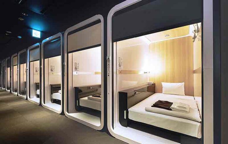 Intip First Cabin, Hotel Kapsul di Jepang dengan Desain Kabin Mewah Pesawat