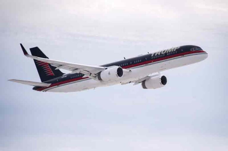 Diisukan Pensiun, Pesawat Boeing 757 Trump Malah Tampil Menawan dengan Cat Baru