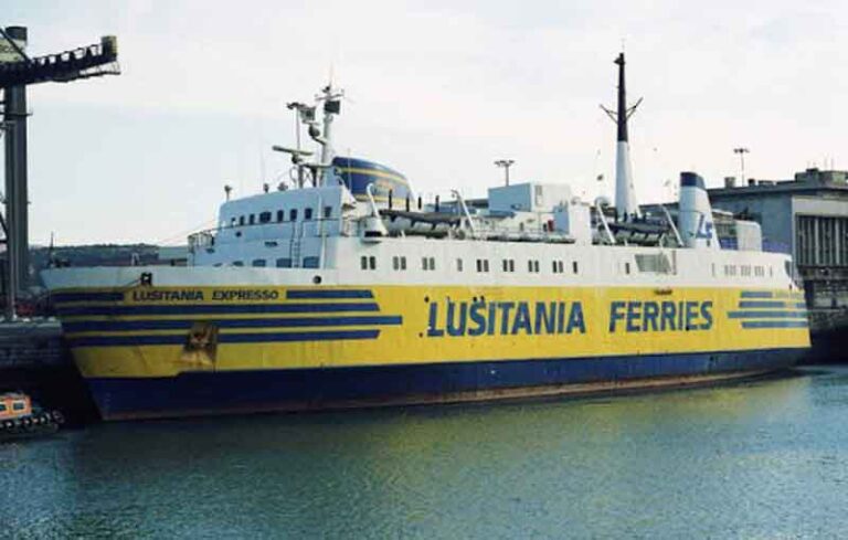 Lusitania Expresso, Balada Kapal Ferry RoRo Legendaris ‘Penantang’ Kapal Perang TNI AL