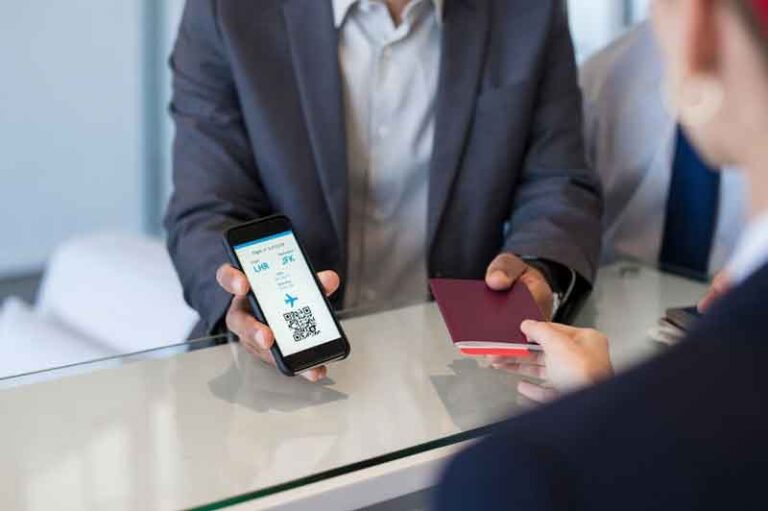 Garuda Indonesia Mulai Uji Coba Penerapan IATA Travel Pass