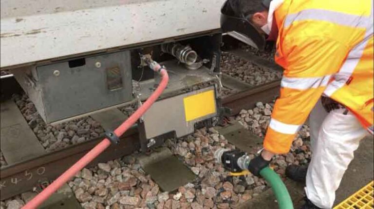 Meski Telat Mengadopsi Tangki Limbah, Kereta Greater Anglia di Inggris Kini Dilengkapi Toilet Canggih