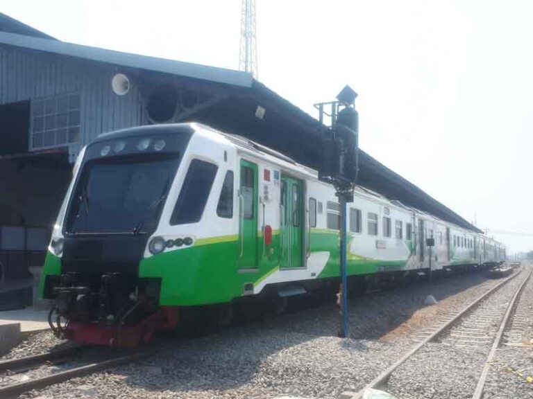 KA Jenggala, Kereta Komuter Plus “Wisata” Rute Mojokerto-Sidoarjo