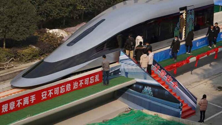 Prototipe Kereta Maglev Cina Melaju dengan Kecepatan 620 Km Per Jam