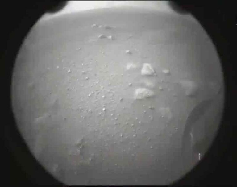 Usai Kirim Foto Pertama dari Mars, Robot NASA Bakal Cetak Rekor Ini