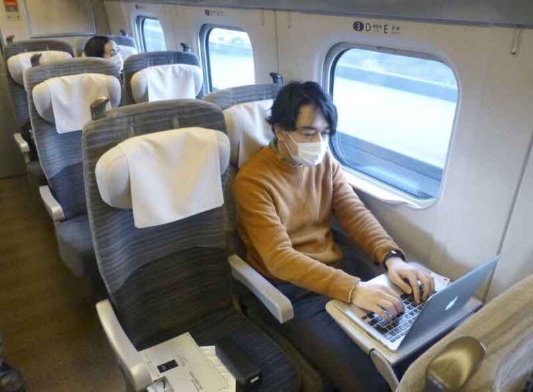 JR East Hadirkan Kompartemen ‘Kantor’ pada Kereta Cepat Shinkansen Tohoku