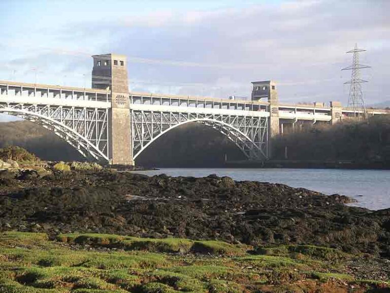 Hari ini, 171 Tahun Lalu, Jembatan Kereta Britannia Dibuka untuk Umum