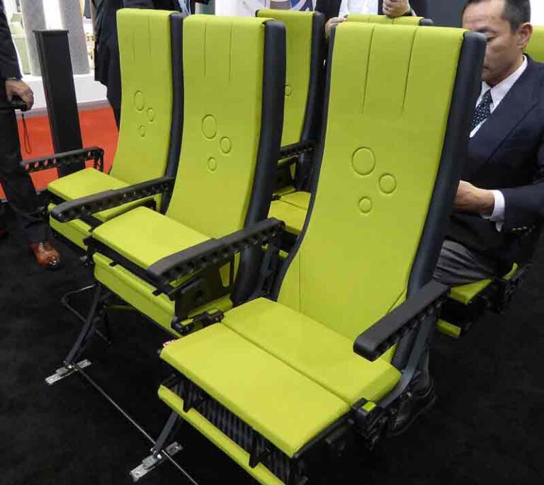 Akhirnya Penumpang Pesawat di Kursi Tengah Tak Perlu Rebutan ‘Armrest’ Berkat Inovasi Kursi Joy