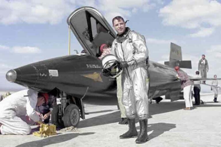 Hari Ini dalam Sejarah, Jet NASA X-15 Jadi Pesawat Pertama yang Melesat 4.675 Km Per Jam!