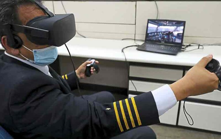 Khawatir Pilot Grogi, Malaysia Airlines Intensifkan Latihan Simulator dengan Kacamata 3D