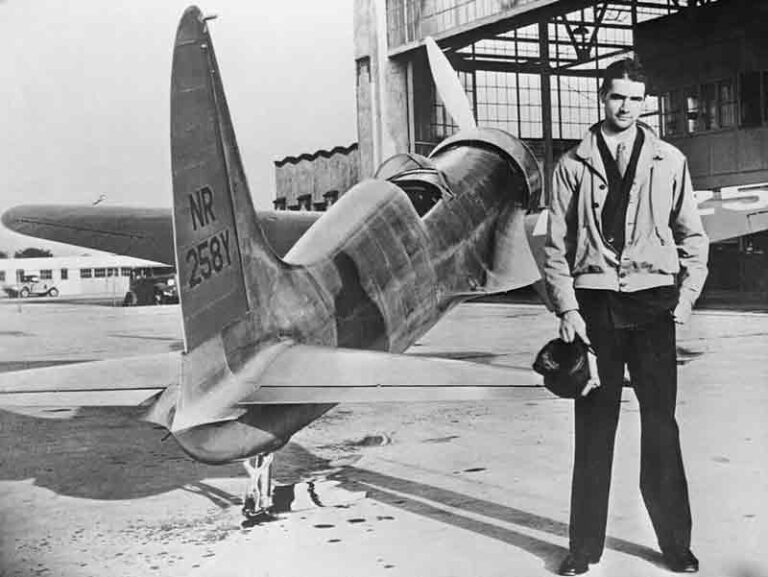 Mengenal Howard Hughes, Pilot, Pebisnis dan Perancang Pesawat yang Ubah Dunia Penerbangan