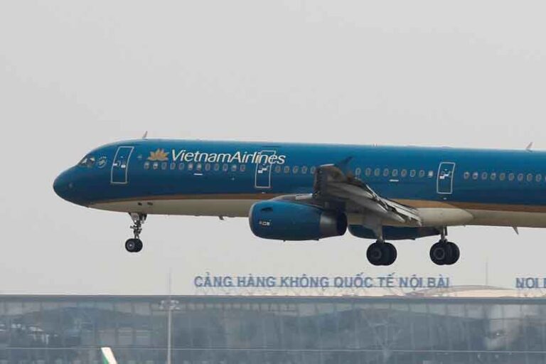 Akibat Langgar Karantina, Awak Kabin Vietnam Airlines Dipenjara Dua tahun