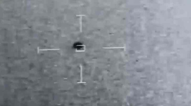 Viral! UFO Mendarat di Laut, Menyelam, dan Hilang Tanpa Jejak Bak Hantu