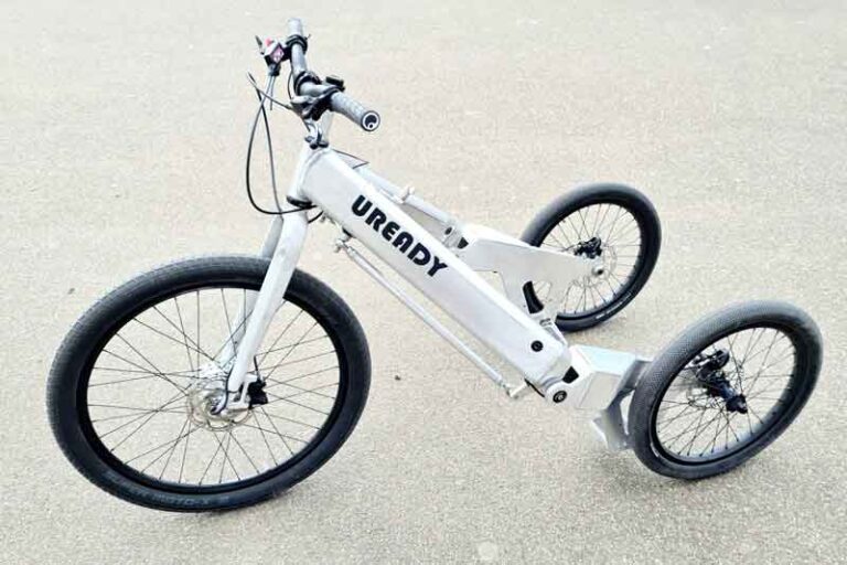 Uready, Skuter Roda Tiga yang Bisa Dibelokkan
