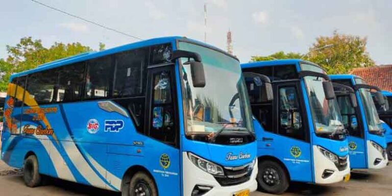 Trans Cirebon Hadir Saat Ramadhan, Warga Naik untuk Ngabuburit Keliling Kota