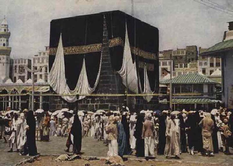 Sejarah Ibadah Haji Sejak 1.400 Tahun Lalu: Pernah 20 Tahun Ditiadakan Gegara Hajar Aswad Dicuri!