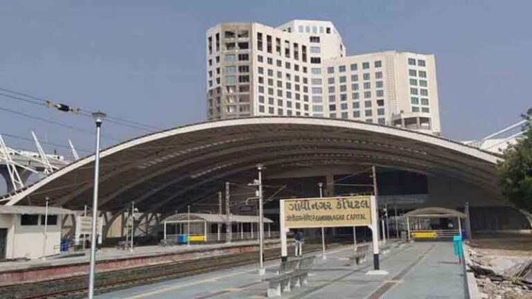 India Bangun Hotel Bintang Lima Pertama di Atas Stasiun