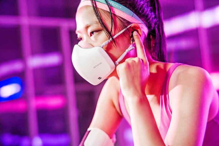 Masker Puricare Wearable Air Purifier LG Dilengkapi Mikrofon dan Speaker