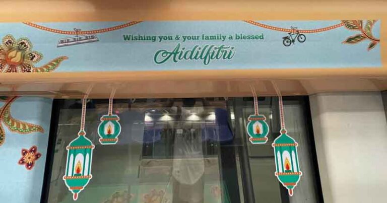 Dekorasi Bertuliskan “Hari Raya Aidilfitri” di MRT Viral, SBS Transit Meminta Maaf