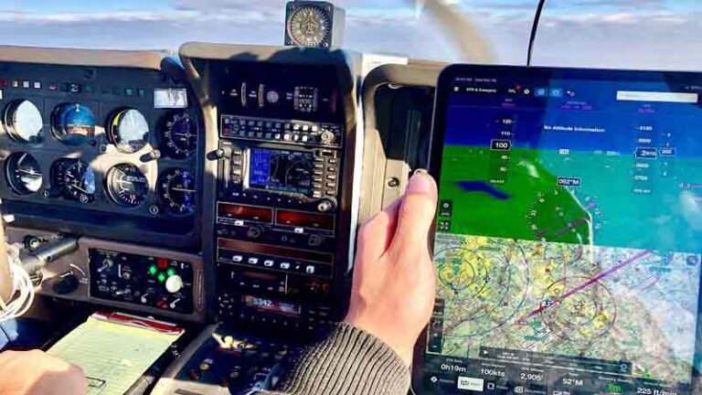 JetBlue Bekali Seluruh Pilot dengan iPad Pro Terbaru, Ini Kegunaannya