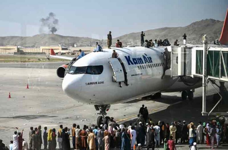 Ini Deretan Pesawat Maskapai yang Terjebak di Bandara Kabul Usai Chaos