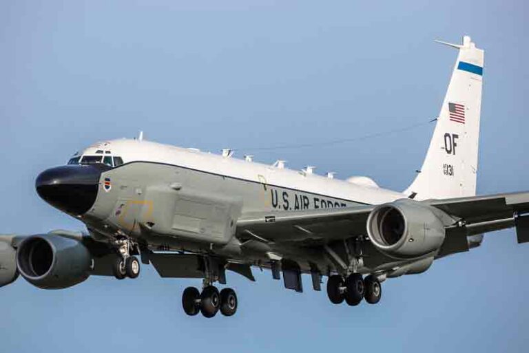 Bandara Kabul ‘Dihantui’ Pesawat Mata-mata AS RC-135W Rivet Joint, Pertanda Apa?