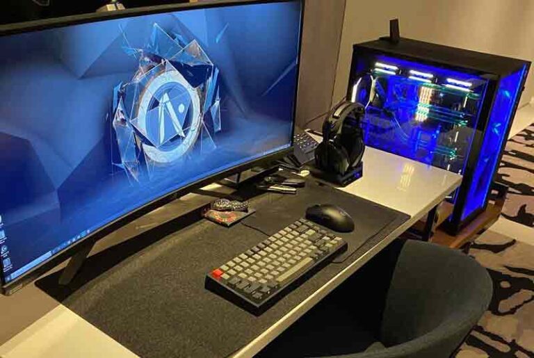 Tangkis Bosan Selama Karantina Mandiri, Pria Singapura Beli PC Gaming Rp100 Juta Lebih