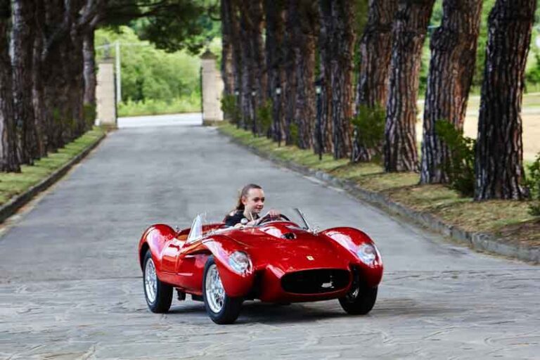 Ferrari Jual 300 Mobil Anak-anak dalam Skala 3/4 Testa Rossa