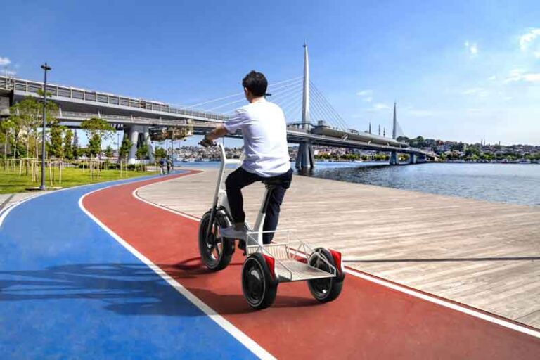 BMW Hadirkan Dynamic Cargo E-trike yang Tak Perlu Dilipat Ketika Naik Eskalator